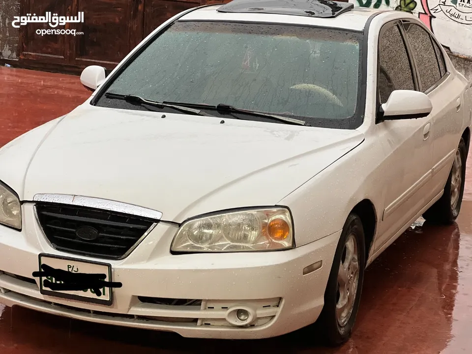 هونداي افانتي للبيع منفوضة