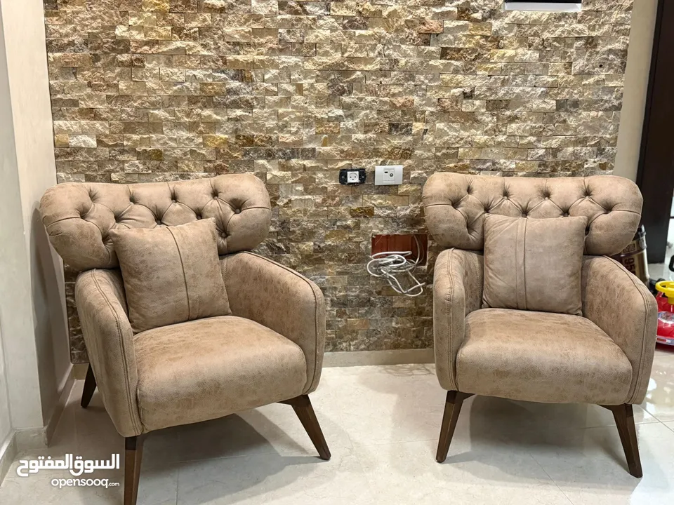 للبيع طقم كنبايات بحالة ممتازة