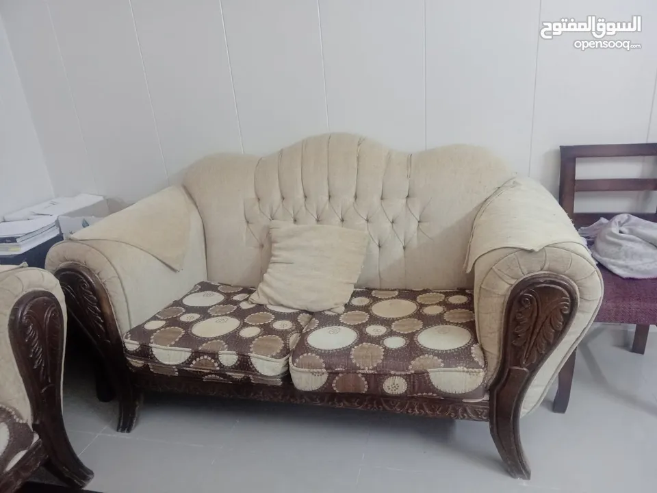 كنب مستعمل بحالت الوكاله