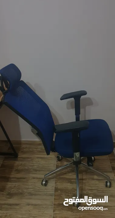 كرسي مكتبي او للقيمنق كبير و مريح وممتاز desktop chair or gaming chair big and comfortable very good