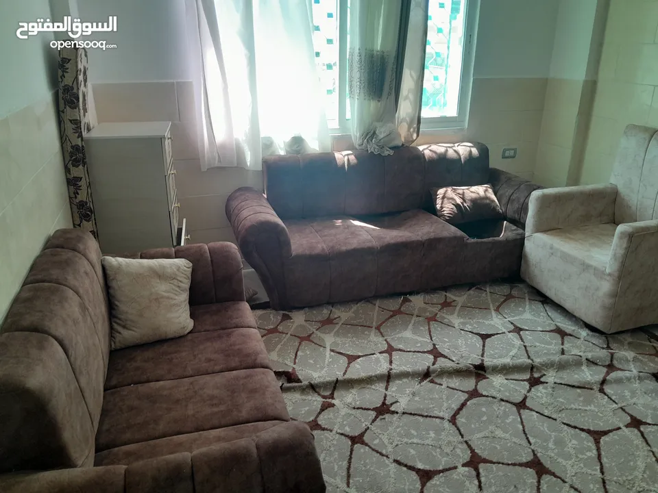 عفش  بيت للبيع كامل