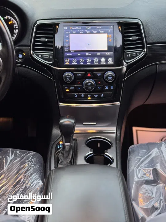 جيب غراند شيروكي 2020 كلين تايتل بحالة الوكالة التامة وسعر عرض ممتاز.