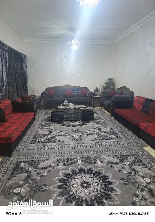 منزل لقطة للبيع بسبب السفر