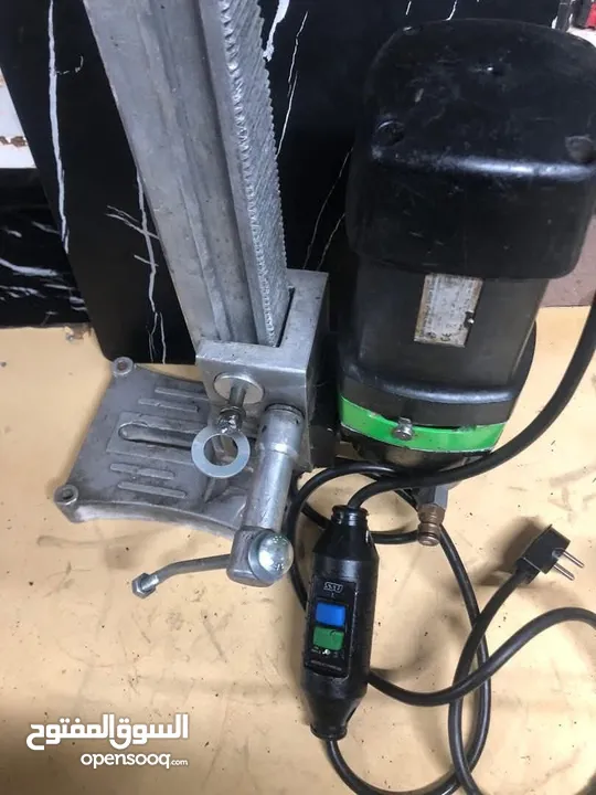 عدد مستعمله أصلي 100%مع ضمان ويوجد توصيل