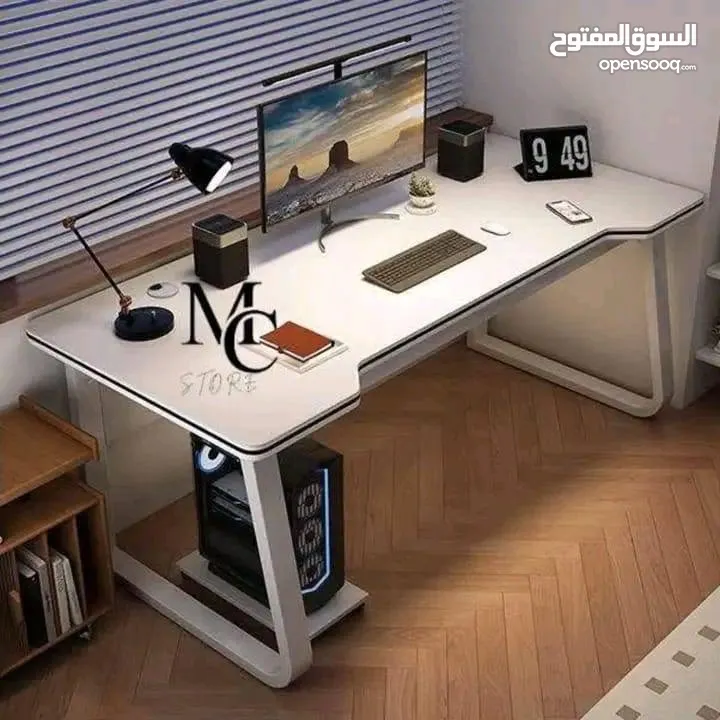 مكتب الجيمنج و الالعاب الاحترافي لون ابيض