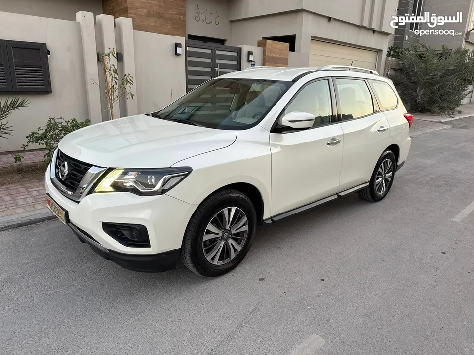 Nissan Pathfinder Model 2018