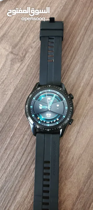 ساعة وسماعة huawei الاصليه لون اسود huawei smart watch gt 2 huawei freebuds 4i