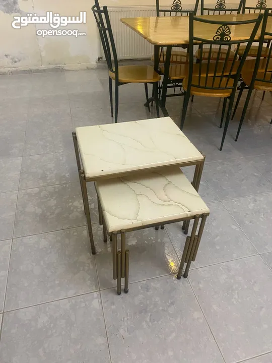 للبيع طاولات وسط رخام