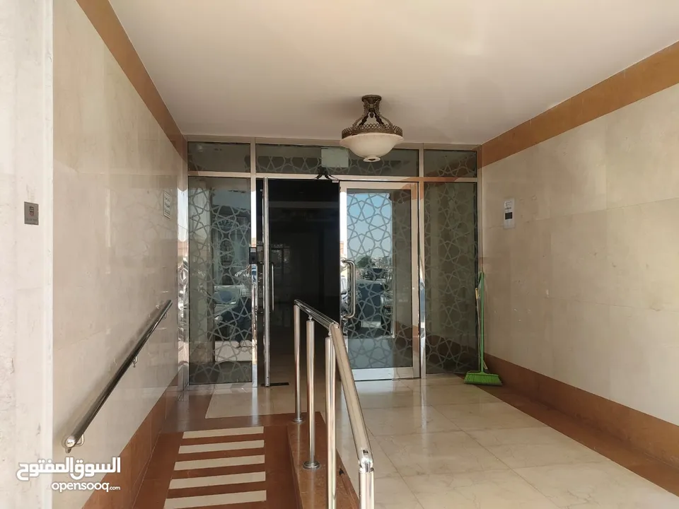 بناية جديدة للبيع في الجرف الصناعية 3 new building for sale in jurf sinaiya 3