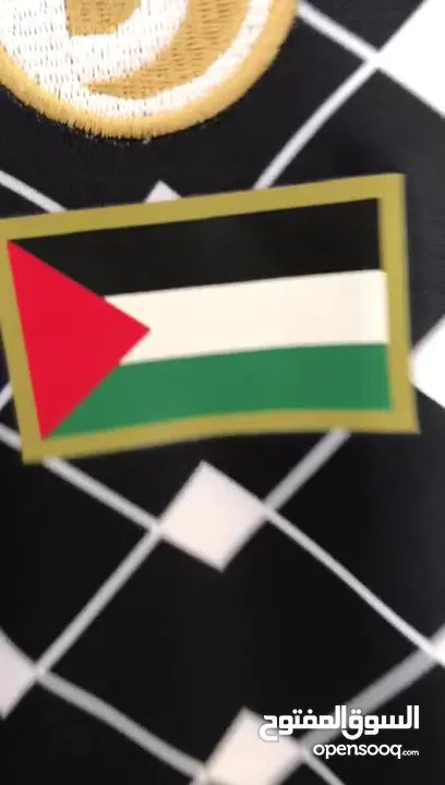 تيشريت منتخب فلسطين بـ( علم فلسطين )