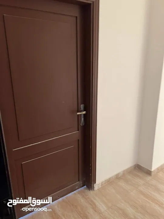 شقة شبه أرضي بسعر مغري جدا جدا جدا  للبيع المستعجل