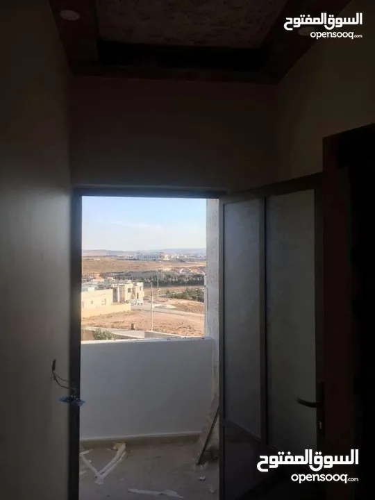شقة للبيع زحوم