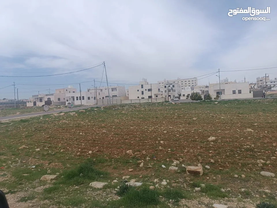 أرض على شارعين للبيع في جاوا نافع حي الاحسان الحنو الغربي من المالك مباشرة