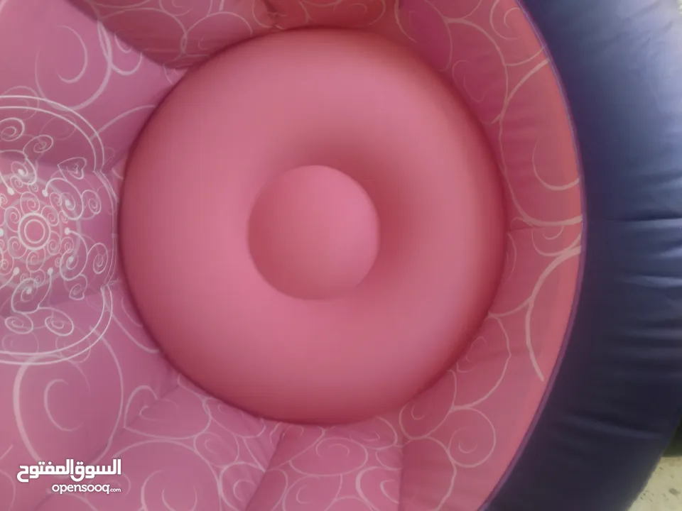 كرسي نفخ هواء حجم كبير يتسع جميع العمار بنحاط في حديقه اومسبح