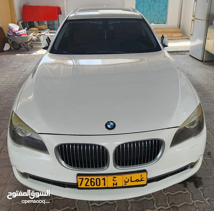 للبيع سيارة BMW/740 لارج