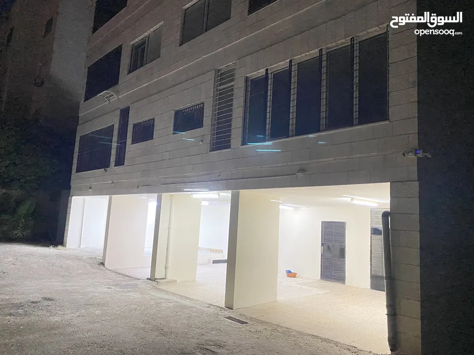 عمارة سكنية مجددة بالكامل  للبيع