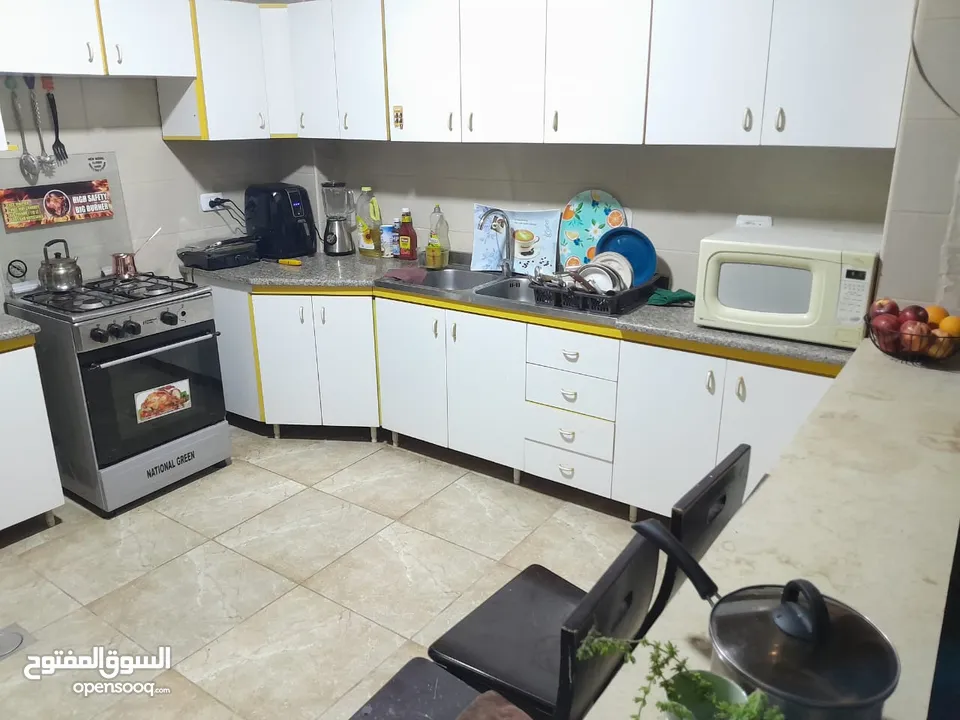 غرفة مستقلة للإيجار في شقة مفروشة مشتركة مع شخص In Gardens Str. area, go down for English
