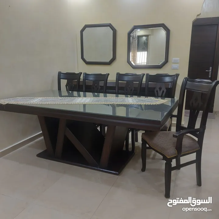 غرفة سفرة وطاولة وكراسي وملحقها