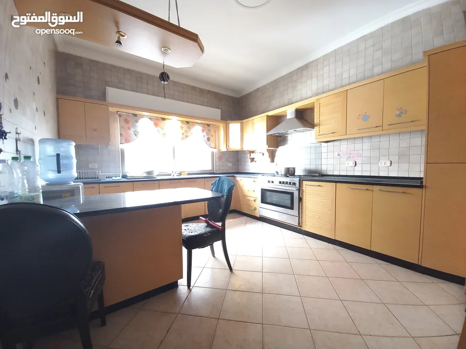 شقة مفروشة للإيجار في دير غبار  ( Property 35566 ) سنوي فقط