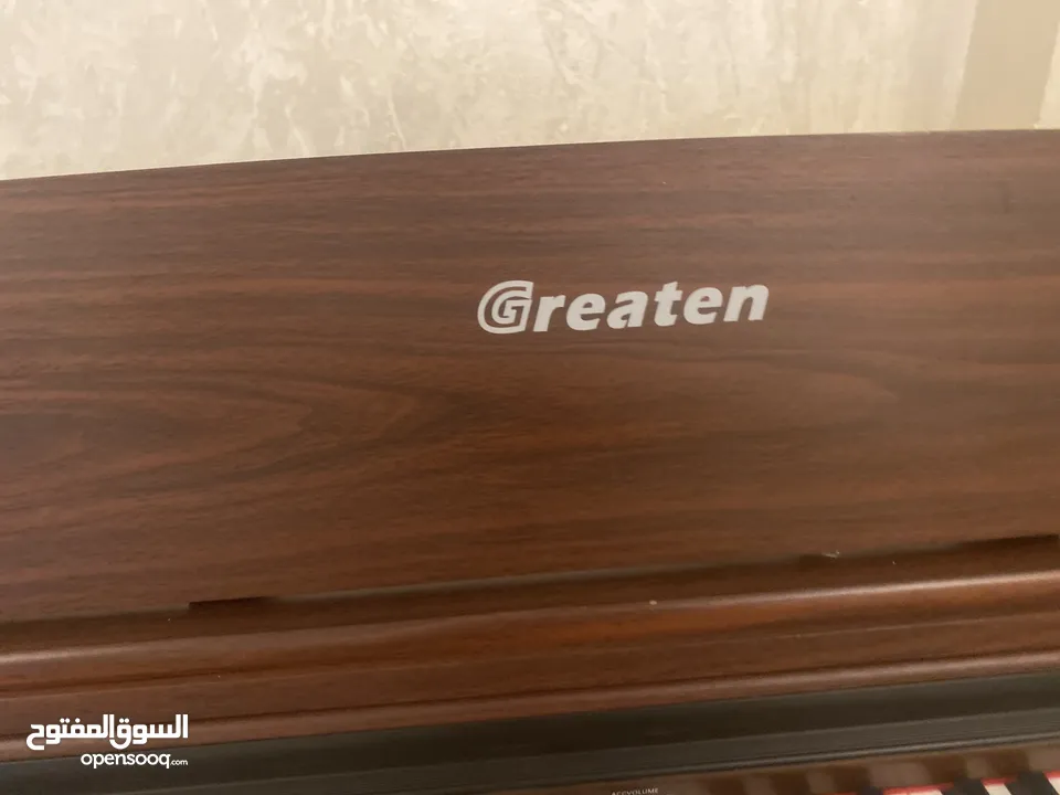 Greaten piano new model amazing brownish black color no key broken functioned with metronome