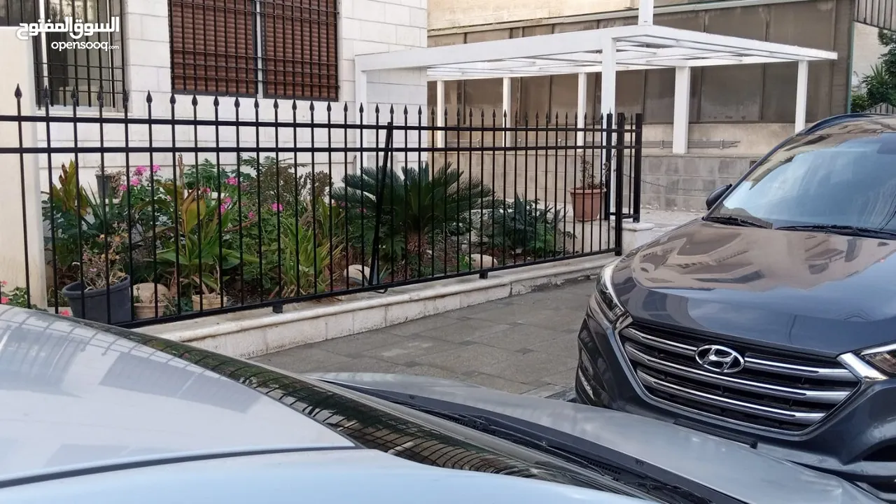 عمارة سكنية مجددة بالكامل  للبيع