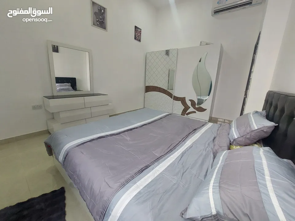 شقه مفروشه للإيجار في مدينة الرياض بجنوب الشامخه مكونة من غرفه وصالة