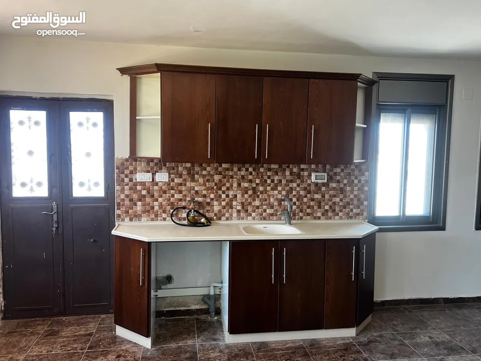 مطبخ كبير مستعمل مع الشايش ... مفكوك وجاهز .. بيرنبالا