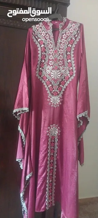 فساتين مميزة للايجار للمناسبات