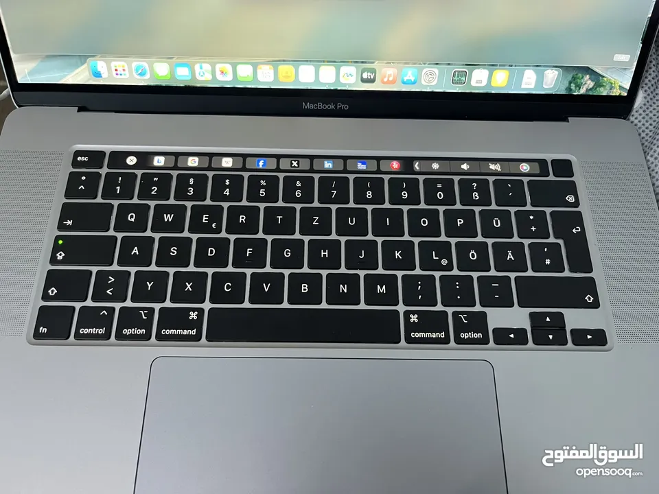 Apple MacBook Pro 16“ Intel i9-9980HK 32GB 1 TB AMD Radeon Pro 5500M 4GB Touch Bar