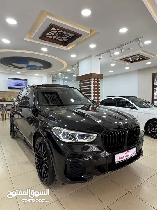BMW X5 2022 متور 3000 بنزين وكهرباء  إضافات فل الفل