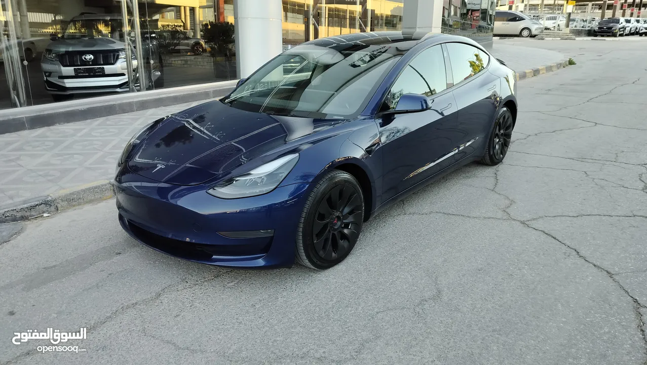 TESLA MODEL 3 2023