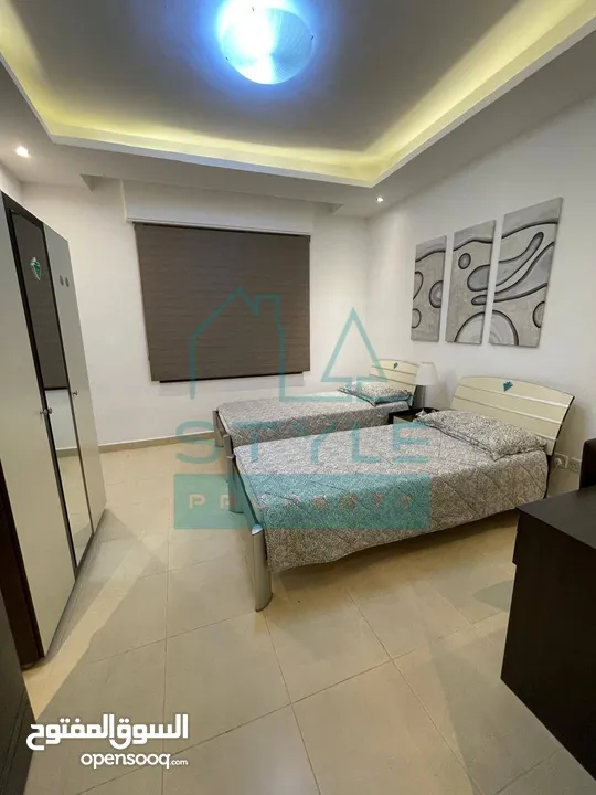 شقة طابق اول مساحة الشقة 210 متر مربع خلف السفاره السعودية
