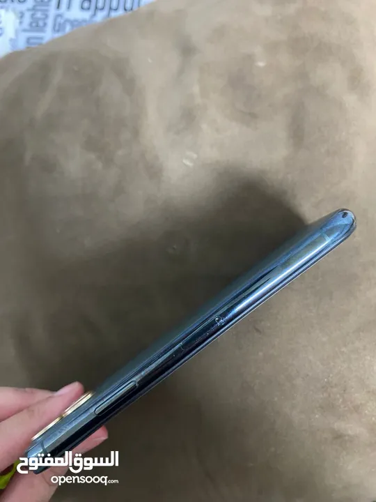 ‏iPhone 11 Pro للبيع