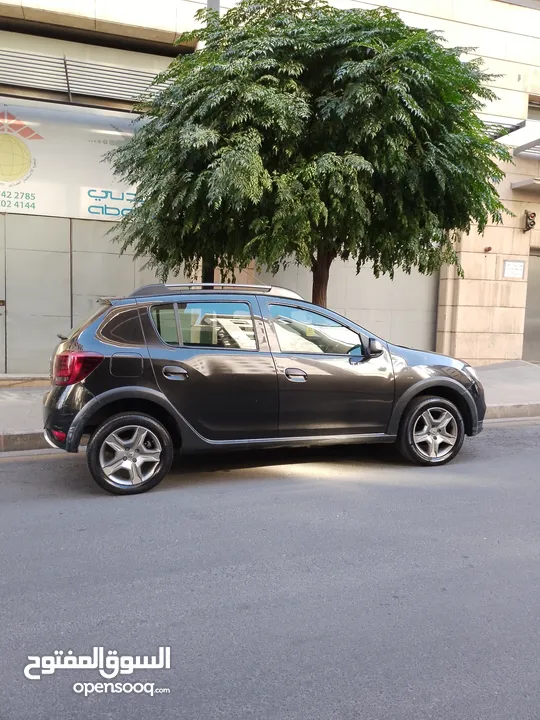 رينو جيب stepway شهري اسبوعي فقط فل كامل