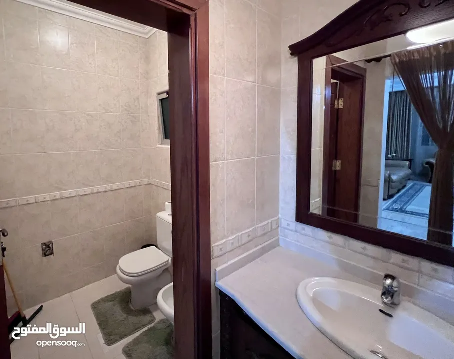 شقة كبيره ومميزة في ارقى منطقة في ضاحية الرشيد (مع جاكوزي)