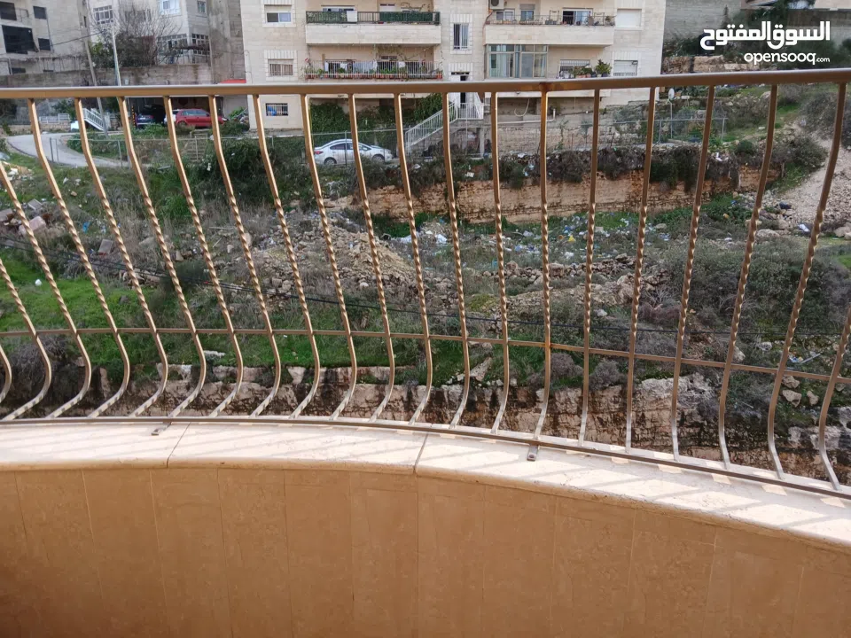 شقة للبيع في منطقة المصايف