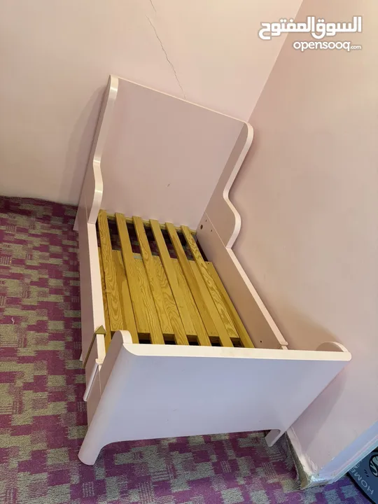 تخت بناتي للبيع