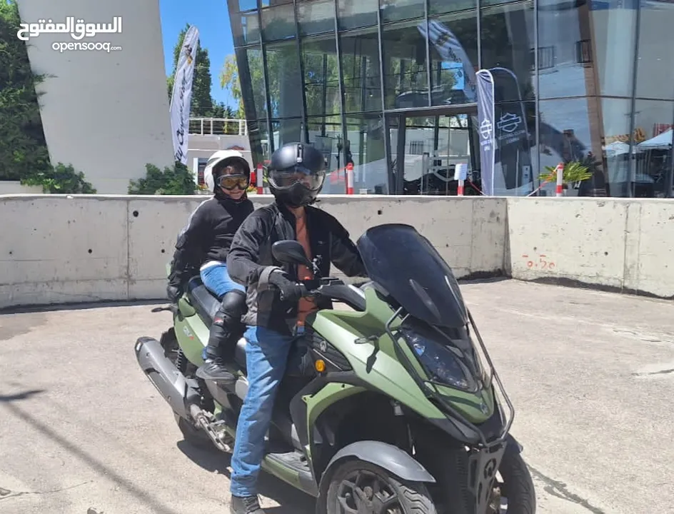 دراجة سكوتر كوادرو ثلاثية العجلات صناعة سويسرية محرك 350cc موديل 2019