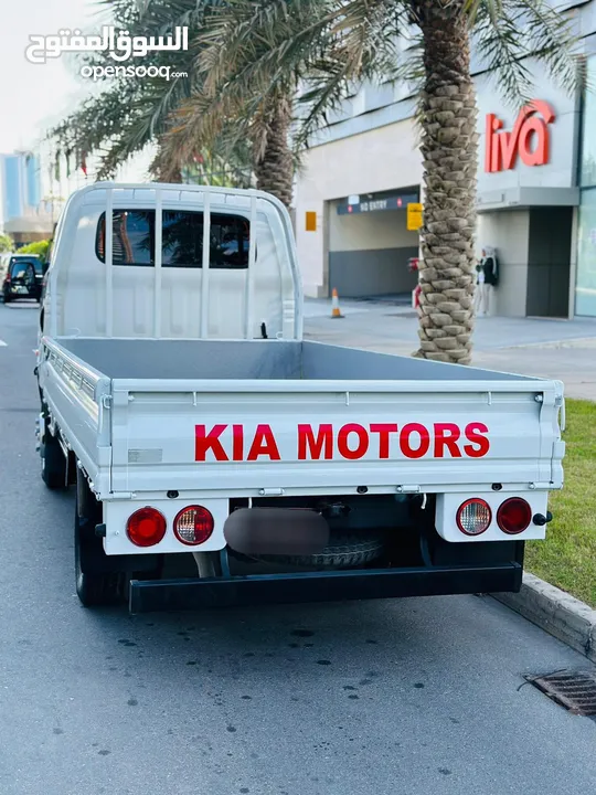 Kia K4000G Pick Up  Cargo Truck 6 wheels  5.5Meter (18 Feet) Year-2017.Single owner Diesel pick up