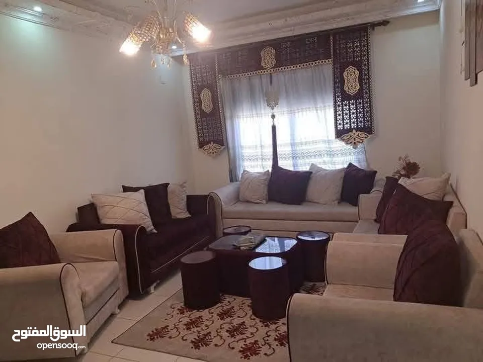 طقم غرفه ضيوف بحاله الجديد فقط 100دينار