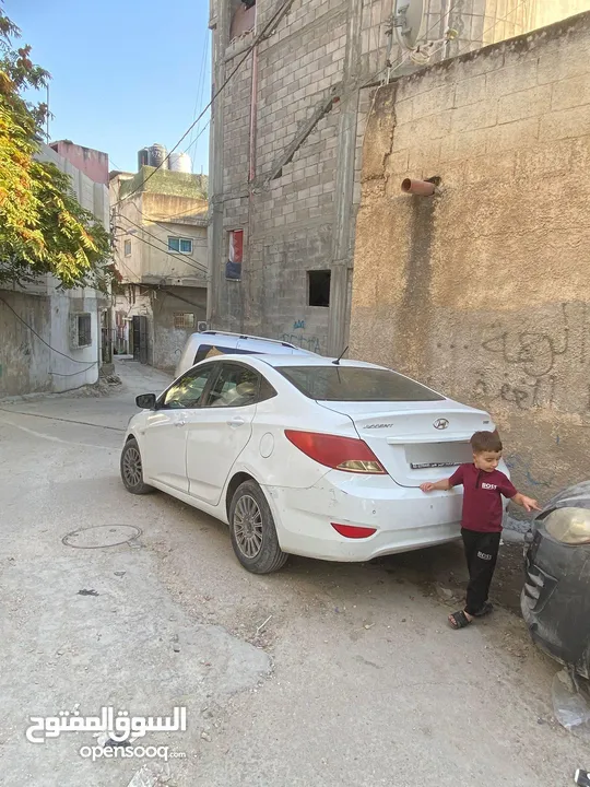 مركبه من نوع هونداي اكسنت 2014المركبه ما شاء الله عنها وضعها ممتاز ولا يوجد فيها اي قص وعظمها ممتاز