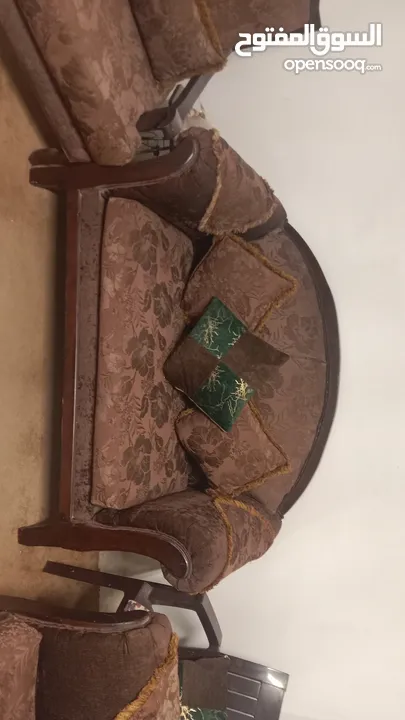 طقم كنب 7 مقاعد بحاله جديده