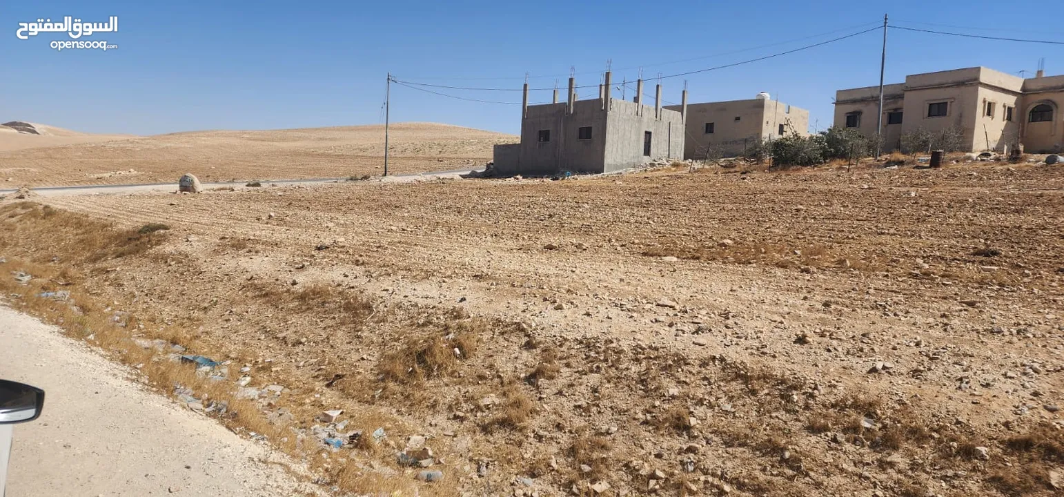 3 اراضي للبيع بالجنوب