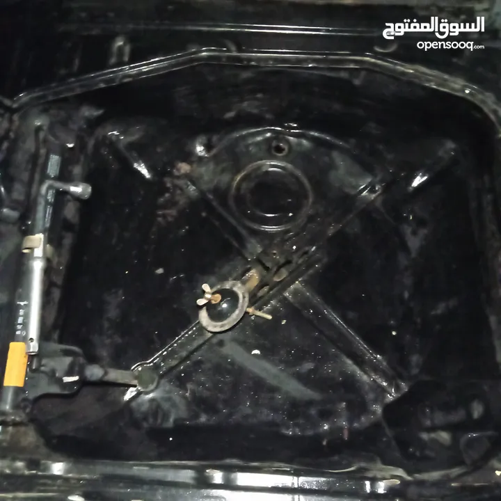 مرسيدس e200 لف (التواصل على الرقم الموجود داخل الاعلان فقط )