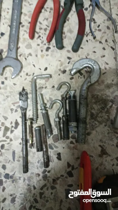 عدد يدوية متنوعة