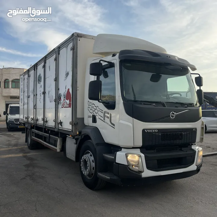 Volvo fl280 شحن تجاري 18 طن مع صندوق ورمبة