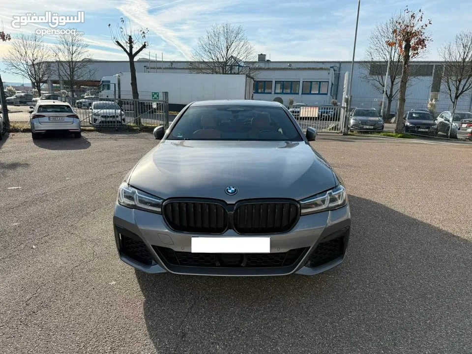 للبيع BMW 530e Plug-in Hybrid M Sport موديل 2022