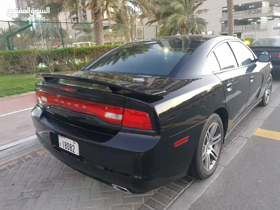 2012 dodge charger se