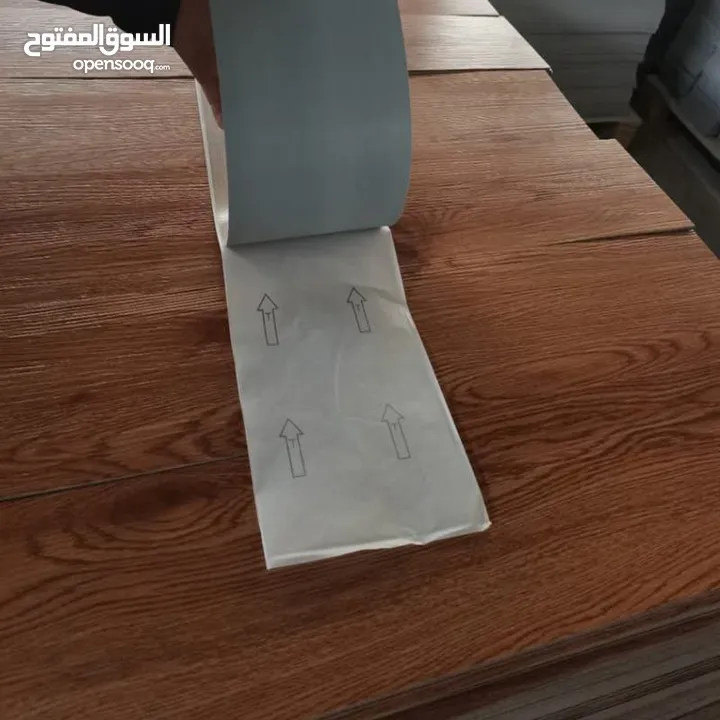 العرض الاقوى والافضل ارضيات باركيت سهلةالتركيب ملصق الأرضية  5 متر مربع كل كرتونة 36 قطع