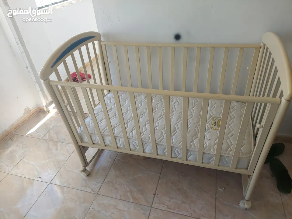 سرير اطفال للبيع المستعجل